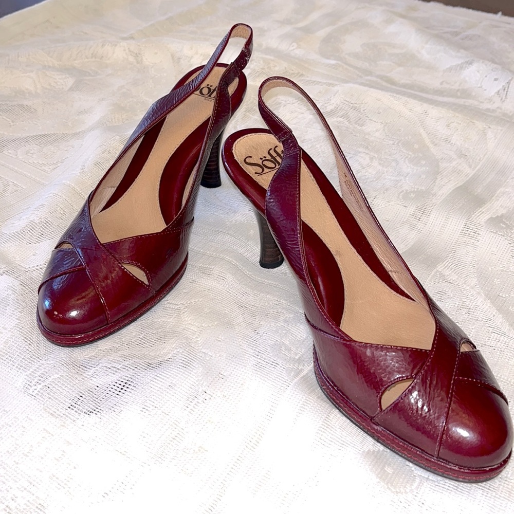 Beautiful burgundy leather shoes, size 8M